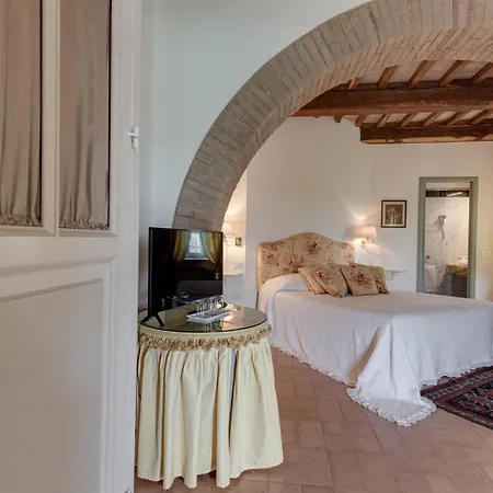 Il Castagno Wine & Farm stay Siena