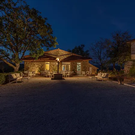 Gospodarstwo agroturystyczne Il Castagno Wine & Siena